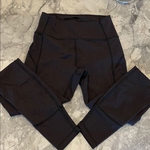 Lululemon In Movement leggings 28 everlux, sz 4